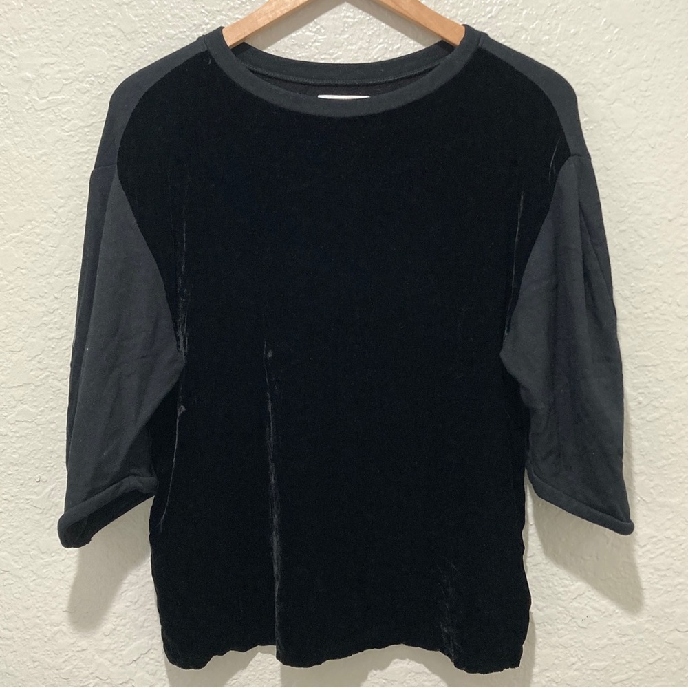 Velvet By Graham & Spencer Slouchy Velvet Front Black T-shirt Blouse, size S